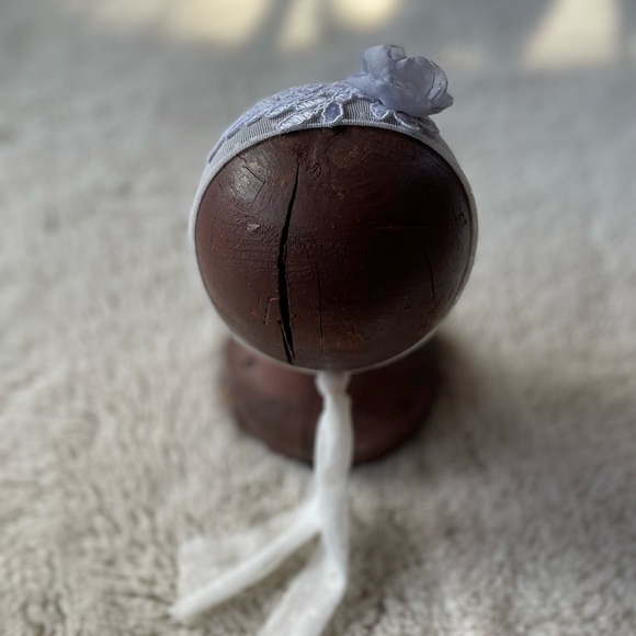 ‘Elloette’ Ivory Dotted Mesh & Blue Floral Lace Tie-Back Headband - Picture 4 of 5